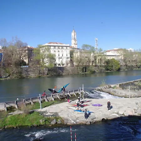 Acqua Piatta - L'ostello Del Canoa 이브레아